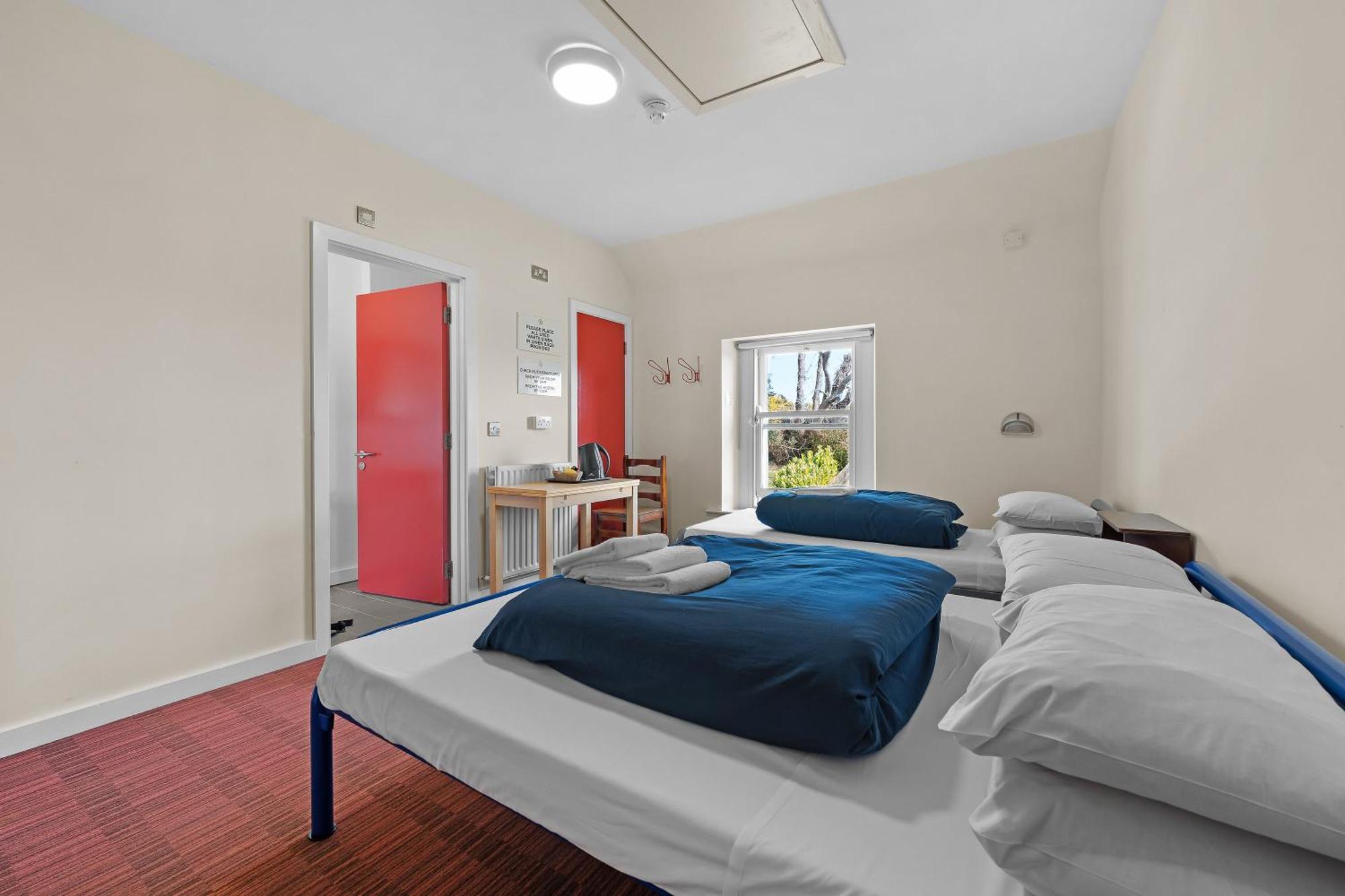 Twin Room,1663753286:JPEG