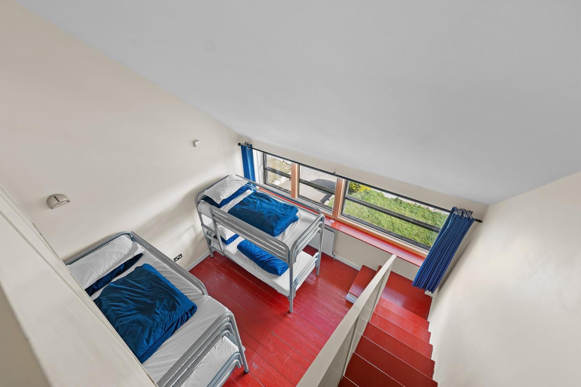 Bed 6-Bed Male Dormitory Room