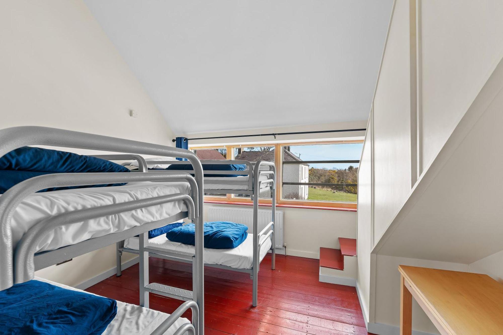 Bed 6-Bed Female Dormitory Room,1663753271:JPEG