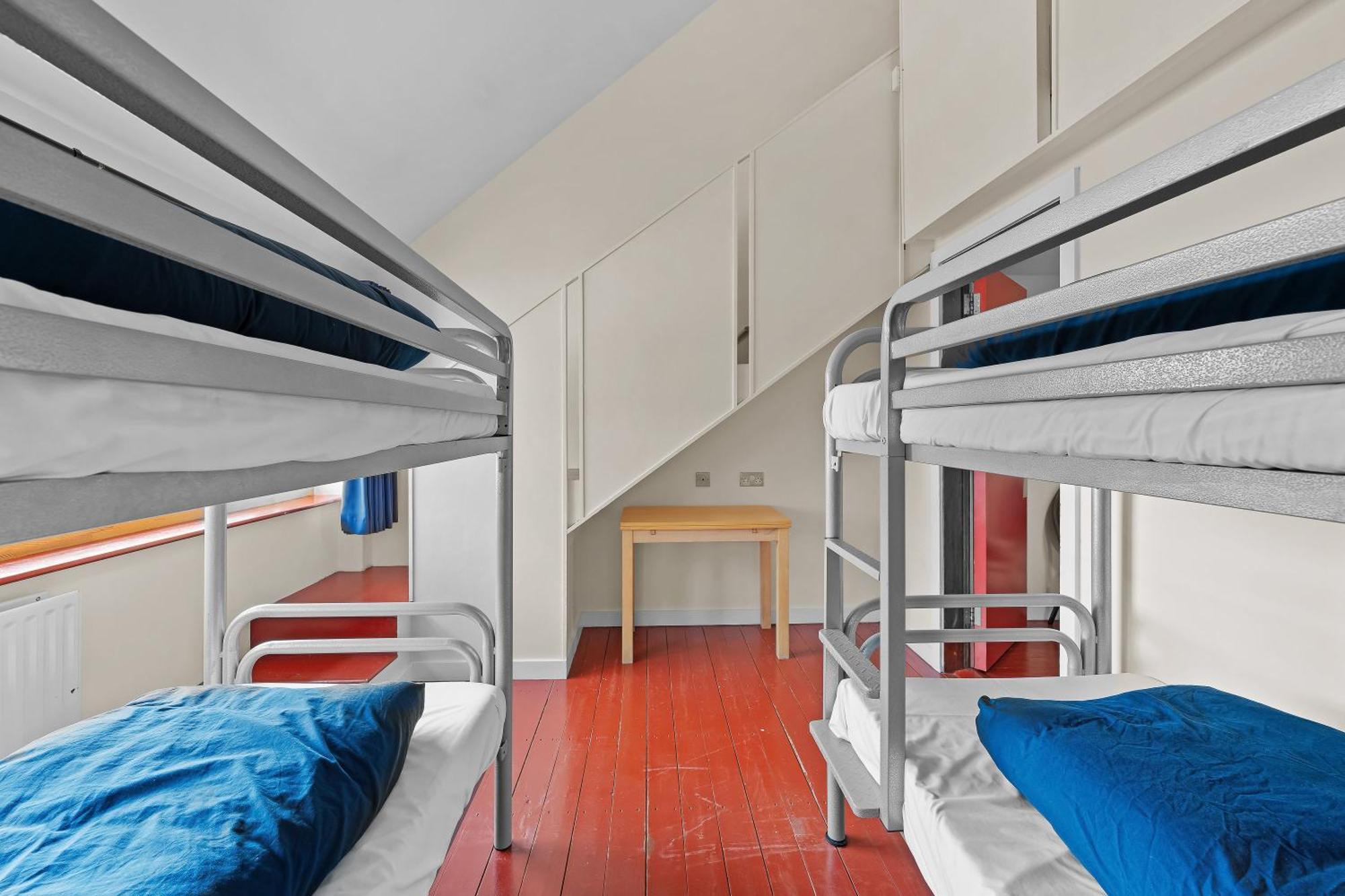 Bed 6-Bed Male Dormitory Room